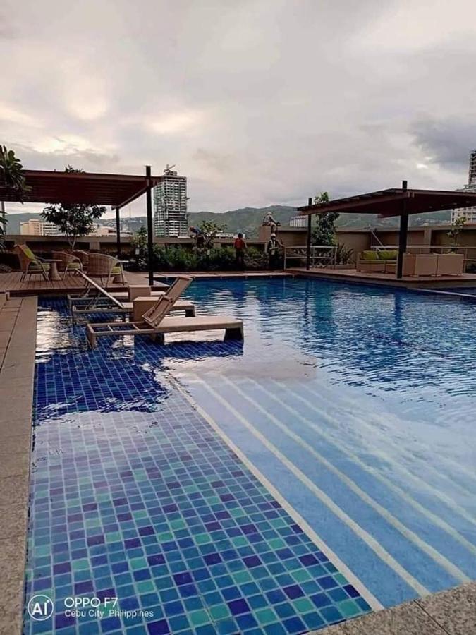Horizon 101 A4 Near Robinson Mall Free Pool Wifi 宿务 外观 照片