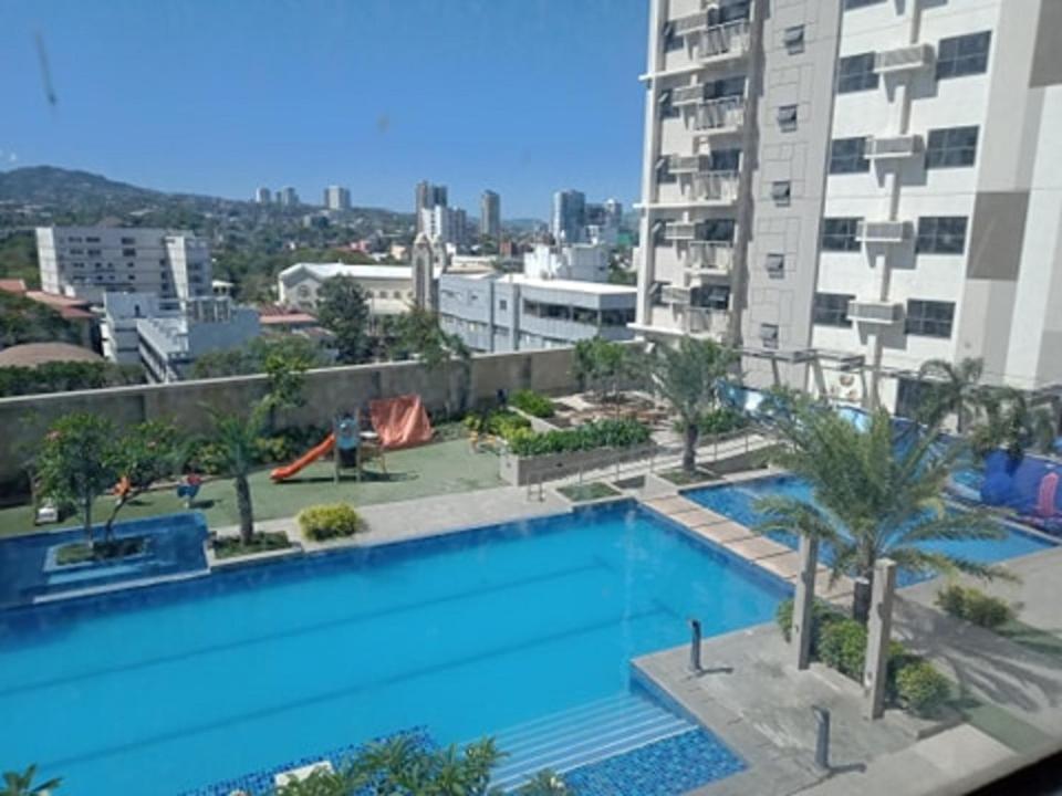 Horizon 101 A4 Near Robinson Mall Free Pool Wifi 宿务 外观 照片